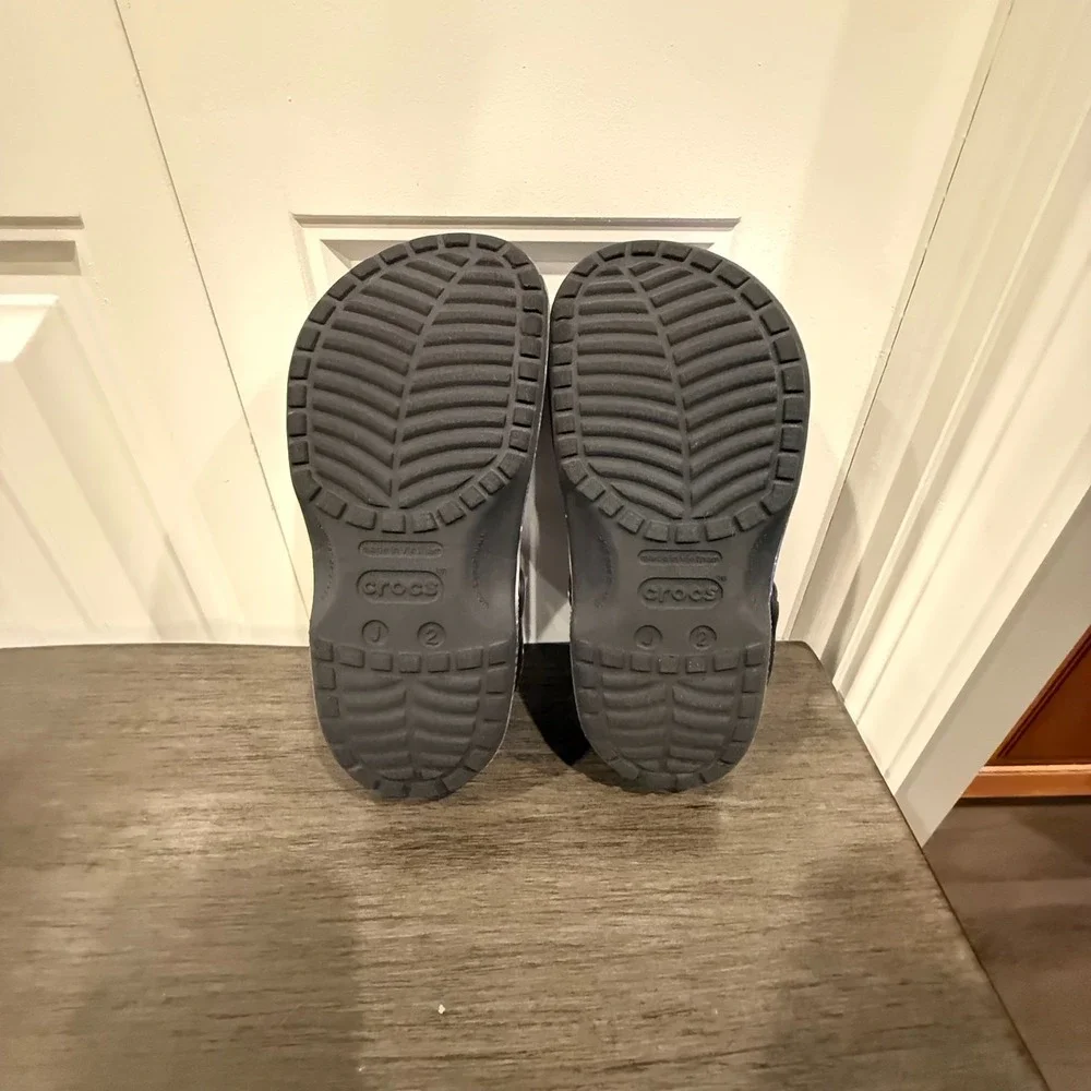 CROCS good used